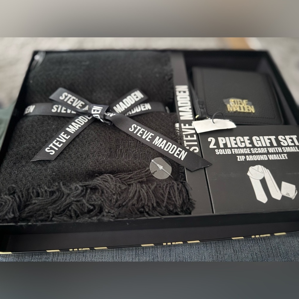 Steve Madden Black  2 Piece Gift Set Women’s
